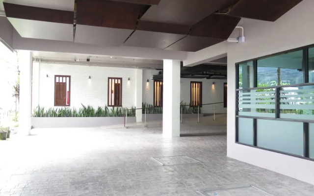 Pool Front Sexy Studio Fully Furnished Apartment