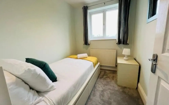 Overbury Lodge, Birmingham With Free Parking