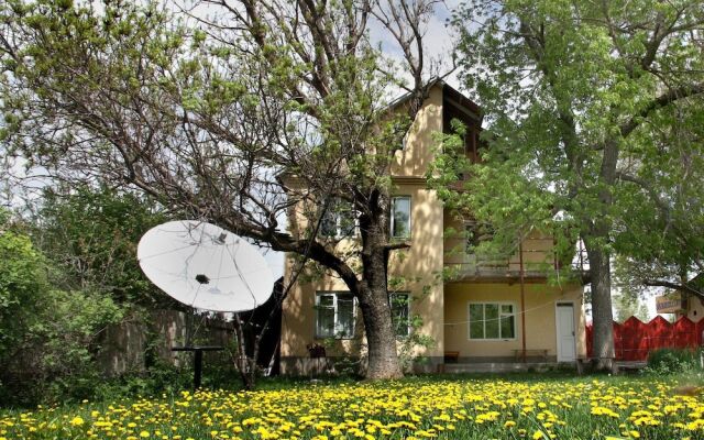 Zhenja and Lyuda's Boarding House