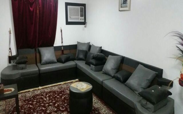 Al Eairy Furnished Apartments Jeddah 4