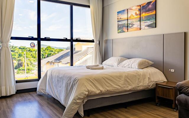 Studio em condomínio c/ piscina 700m praia STI210