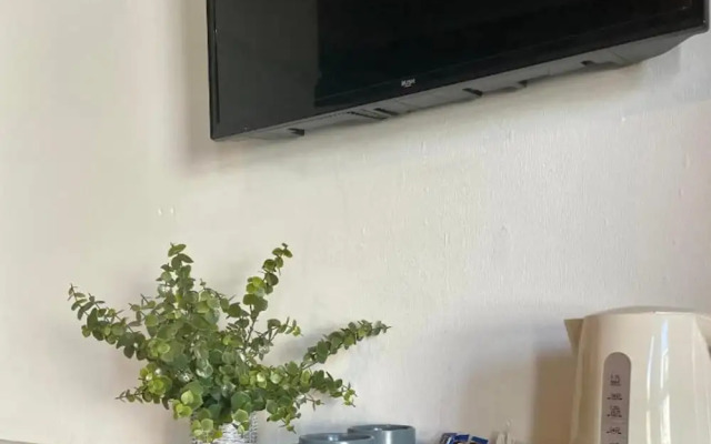 OYO The Lodge Bournemouth