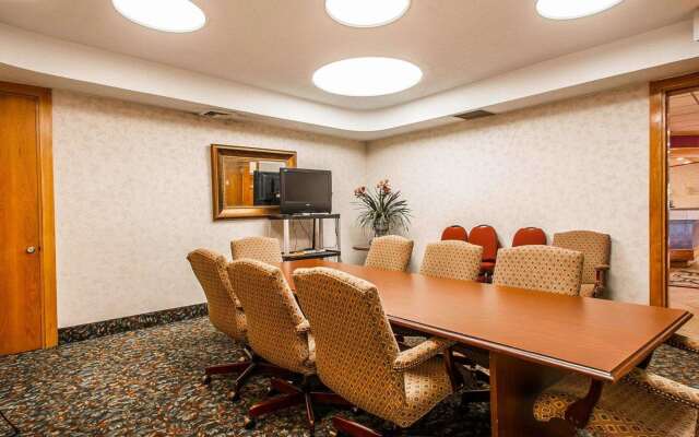 Clarion Inn & Suites Dothan South