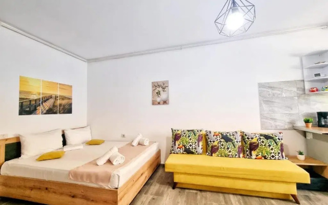 Seven Eleven Luxury Apartment