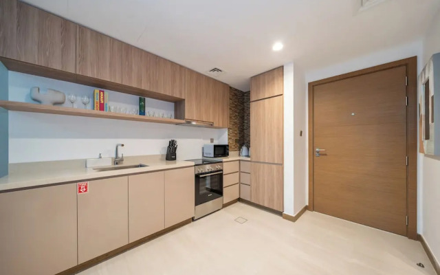 Exclusive 1BR Urban Oasis Canal