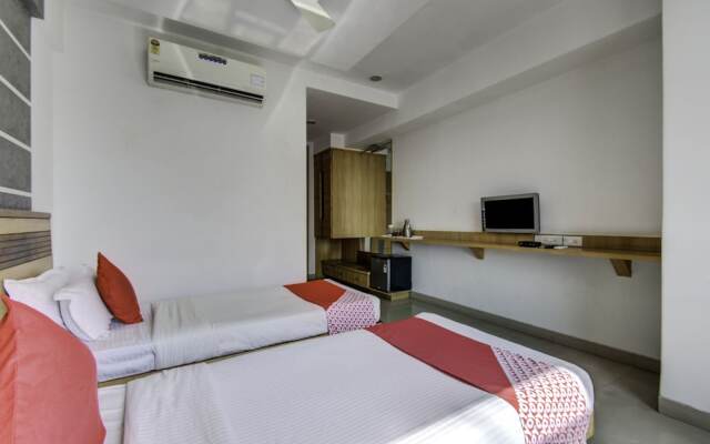 OYO 1000 Hotel Admiral Suites