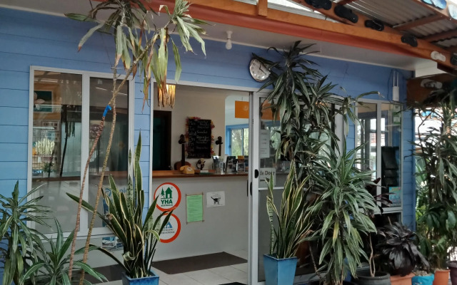 Ozzie Pozzie Backpackers