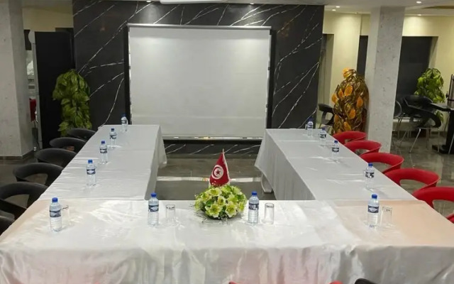 Le Parisien Tunis