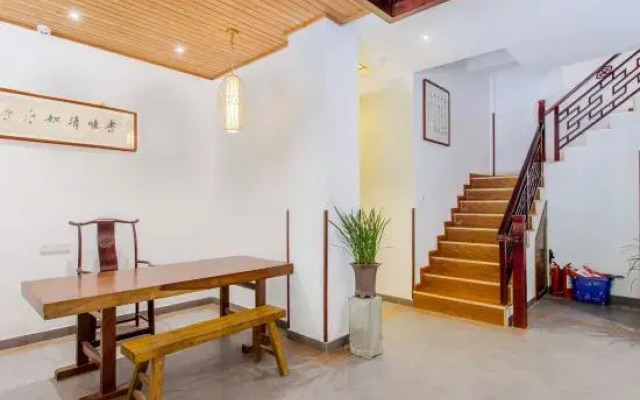 Yuliang Old Town Inn
