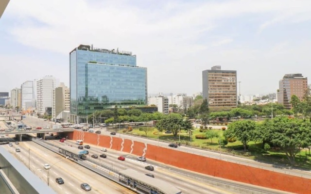 w Lovely 1BR With Park View in Miraflores