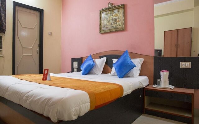 OYO 3886 Hotel Trimurti Heights