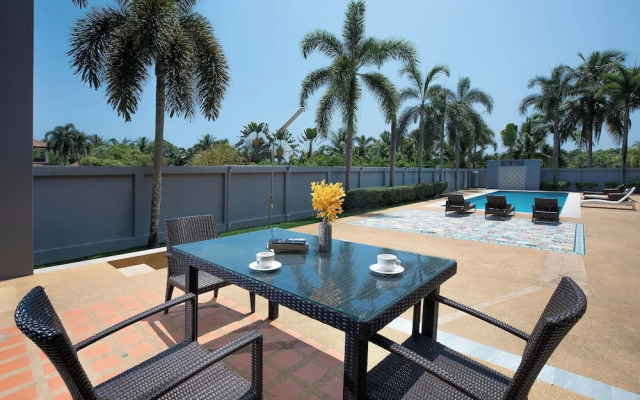 Modern 3BR Pool Access Villa Argent 6