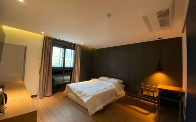 CS Plaza Hotel