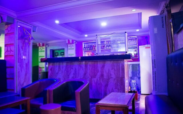 Impex Edge Hotel And Suites