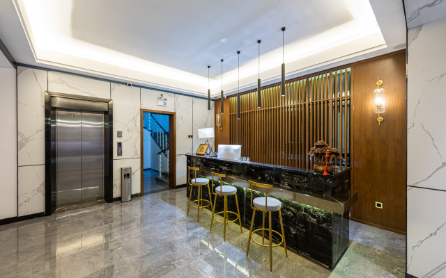 Yintan Zeyinju Hotel