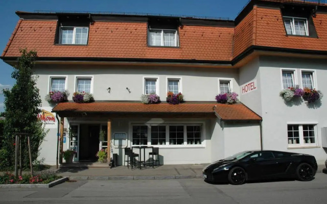 Mayers Waldhorn Hotel