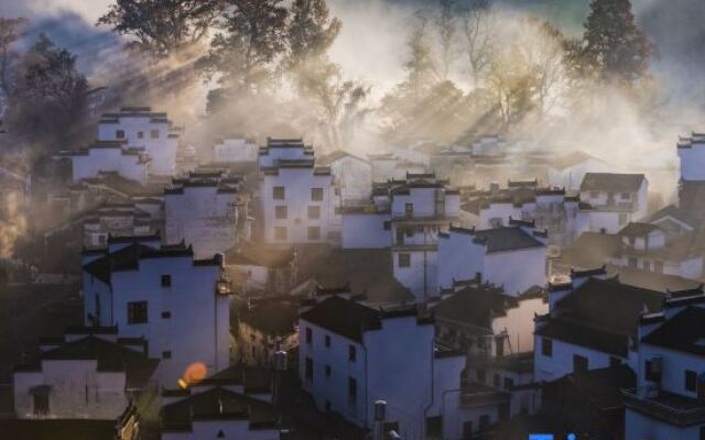 Wuyuan Hetian Xiangsu (Huangling Scenic Area)