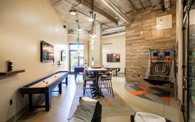 WanderJaunt Modern Dt San Diego Apts