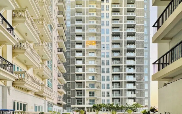 A Luxurious 1BR Apartment