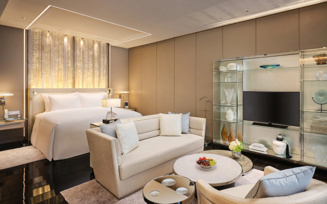 J Hotel, Shanghai Tower