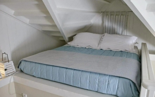 Oikies Small Elegant Houses