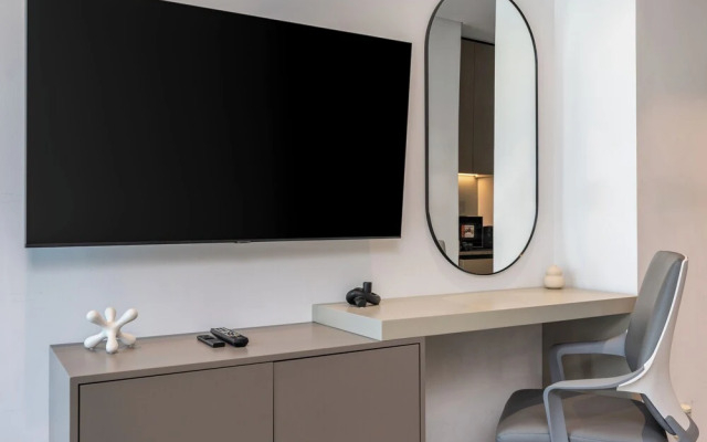 Waves - Elegant Studio Retreat in Dubai’s Business Bay