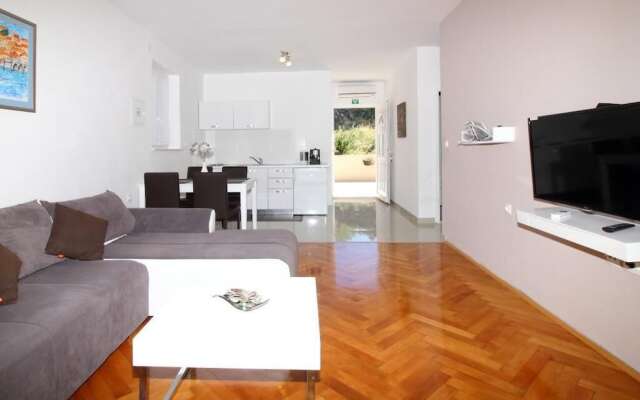 Apartments Dubreta