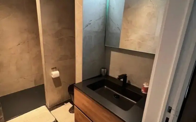 Spacious House With 3 Terraces