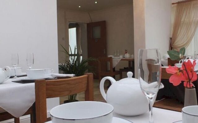 Jessamine House Hotel