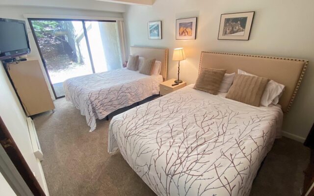 #001 Vail International