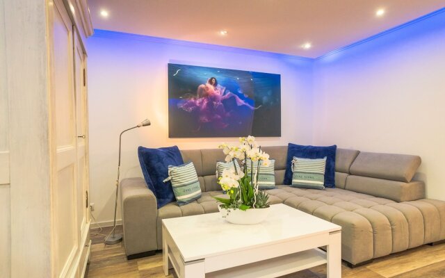 Luxury Apartment & Penthouse Villa
