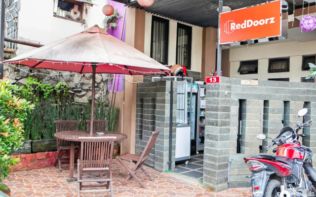RedDoorz Plus near Isola UPI