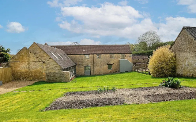 Stunning Barn Conversion - Rural Setting