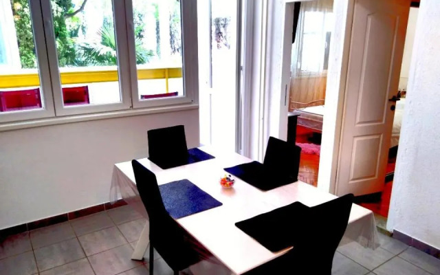 Apartment Suzana 2Br Split With Balcony