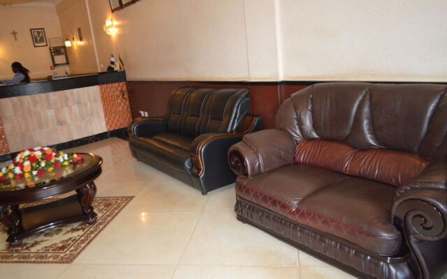Super Paradise Hotel