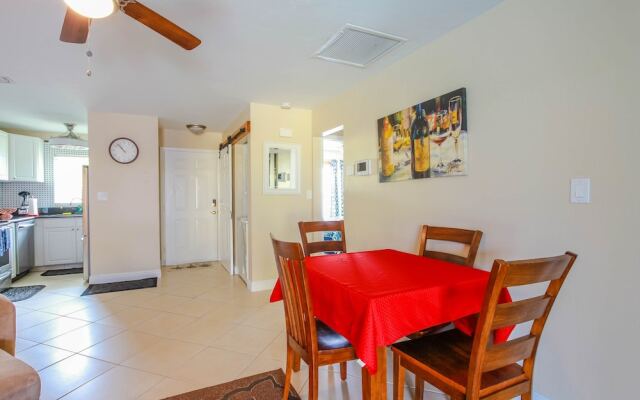 Seatuit Condominiums