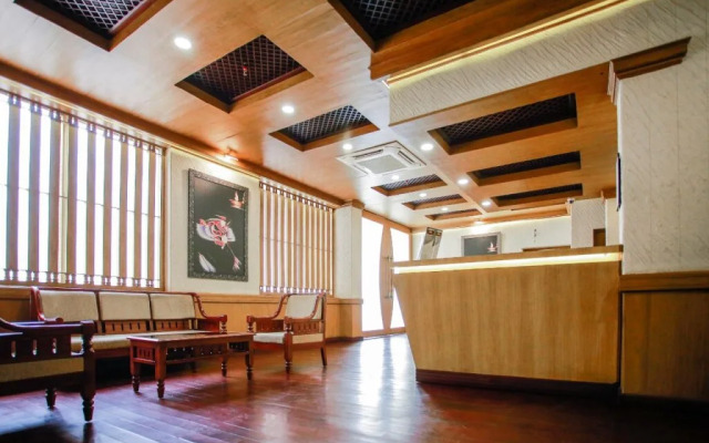 OYO 26692 Alankar Elite Inns