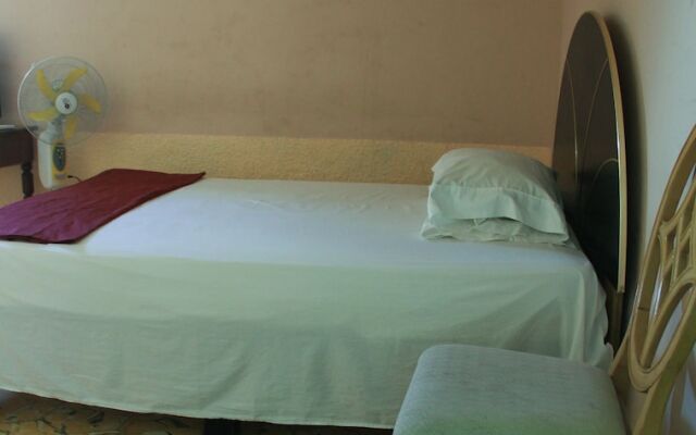 T-CA Guest House & Resto