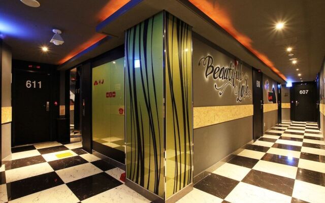 Max Hotel