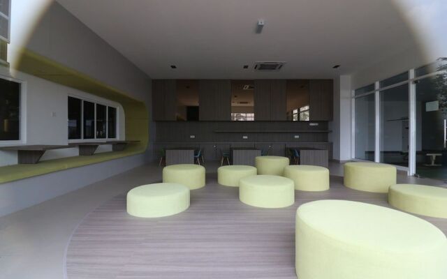 Victoria Home Sentrio Suites