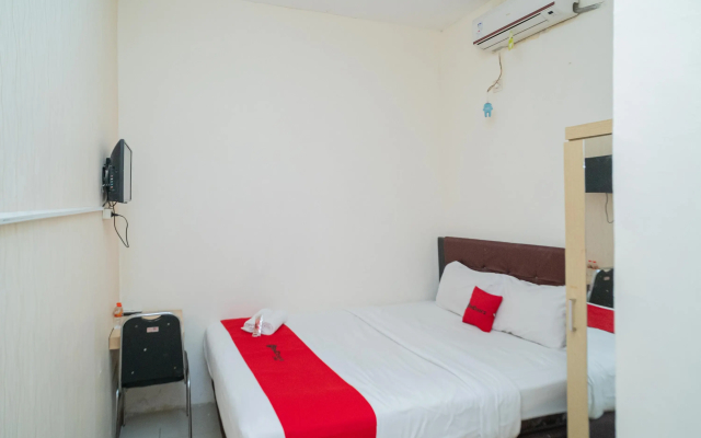 RedDoorz near Terminal Arjosari 2