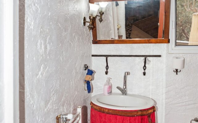 Restful Apartment in Istiaia With Patio