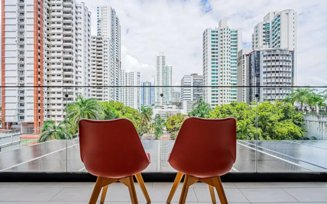 w Beautiful 1BR w Perfect Balcony View