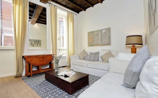 Trevi Charming Apartment