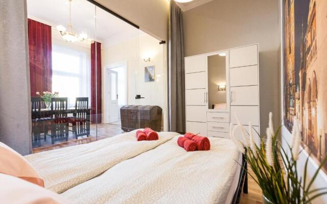 Vintage Podzamcze Apartment