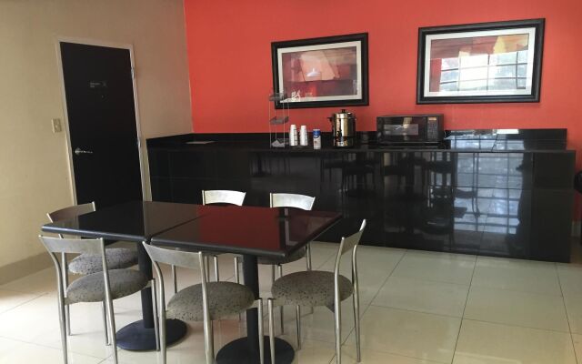 Budgetel Inns & Suites - Atlanta Galleria Stadium