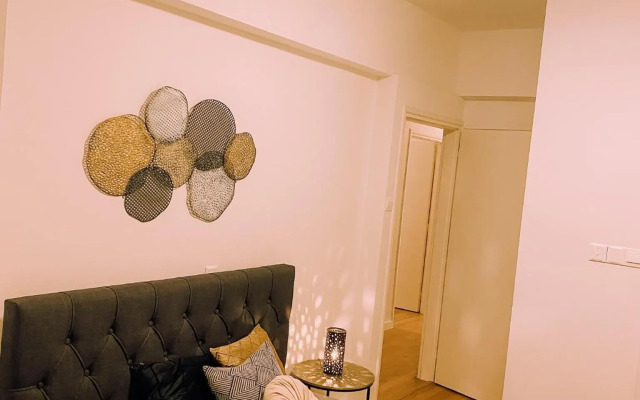 Newly Renovated Super-Chic Apartment