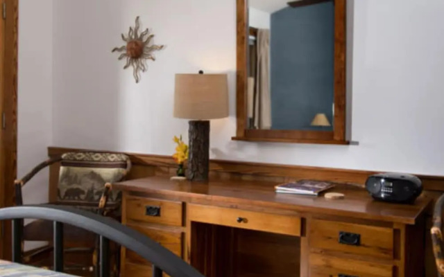 Bent Creek Lodge Bed & Breakfast