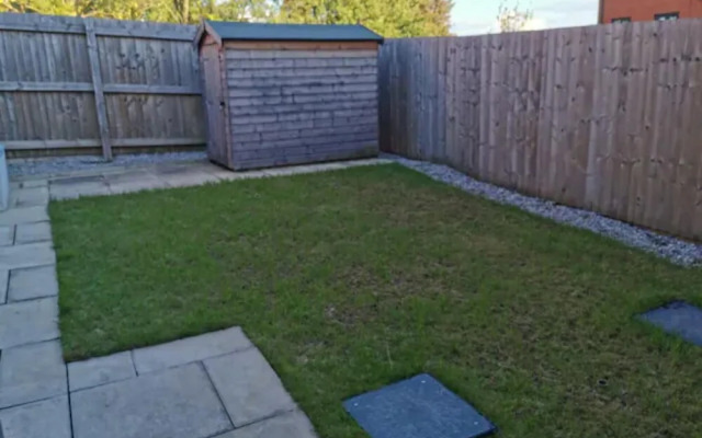 Entire 3 Bedroom House Manchester Free Parking