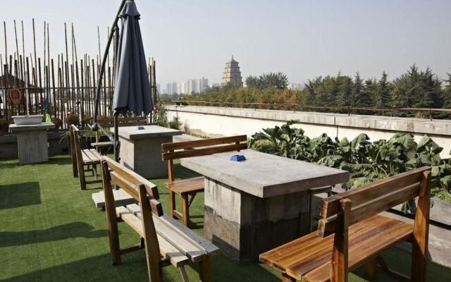 Yanying International Youth Hostel